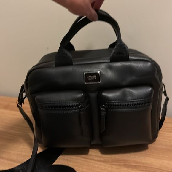 DKNY Camera Bag B93 - Picture 2 of 10